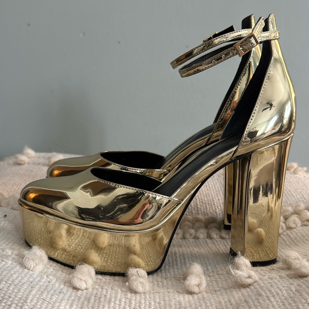 Marc Fisher Lucah Gold Metallic Pump SZ 8